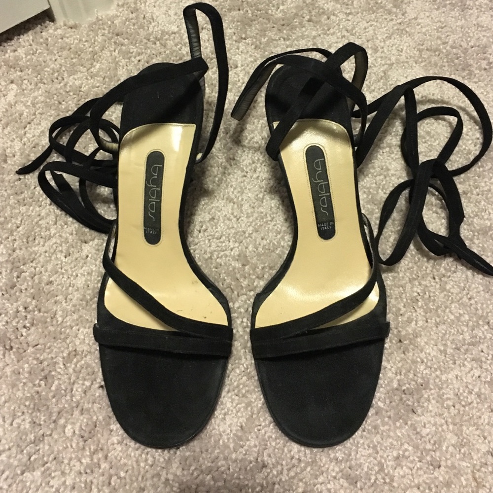Sexy black sandal.